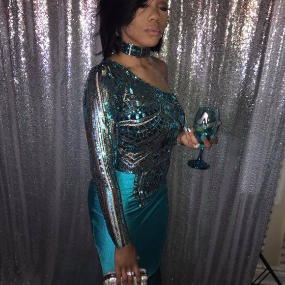 PROM DRESS FOR SELL - Picture 2 of 4